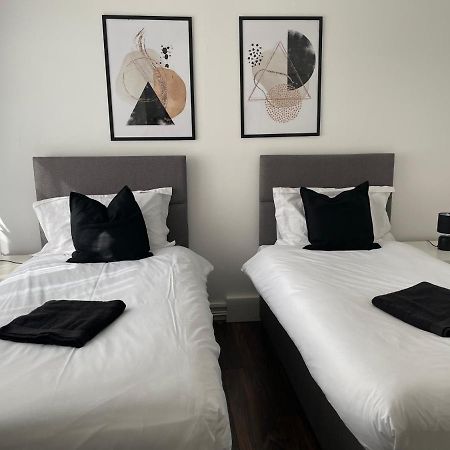 Lovely 2Bedroom 4Mins From Wimbledon Station Лондон Екстер'єр фото