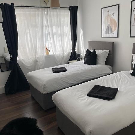 Lovely 2Bedroom 4Mins From Wimbledon Station Лондон Екстер'єр фото