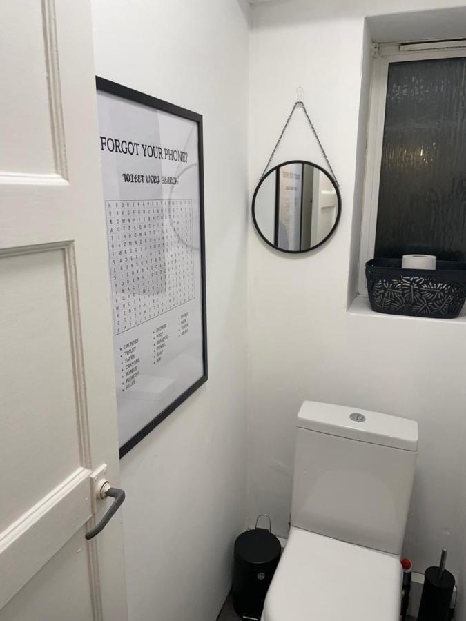 Lovely 2Bedroom 4Mins From Wimbledon Station Лондон Екстер'єр фото
