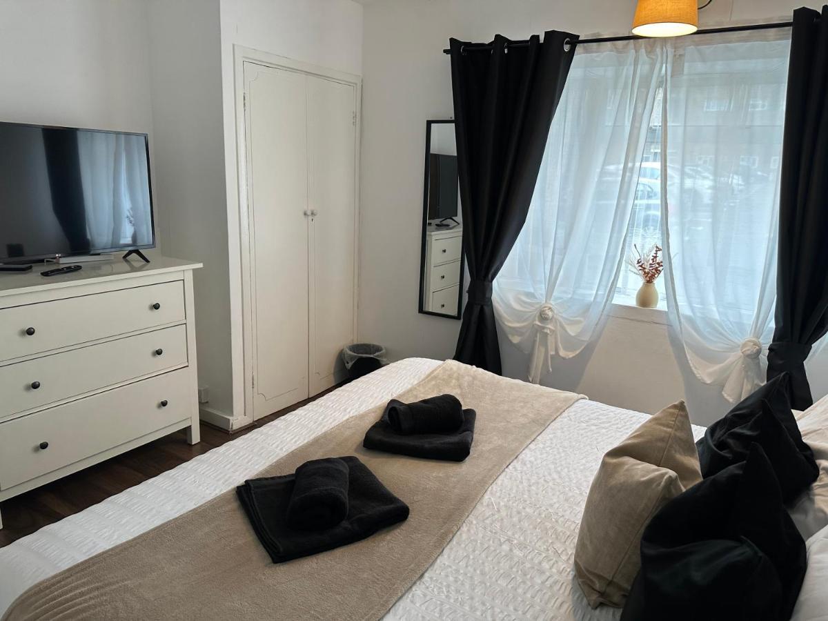 Lovely 2Bedroom 4Mins From Wimbledon Station Лондон Екстер'єр фото