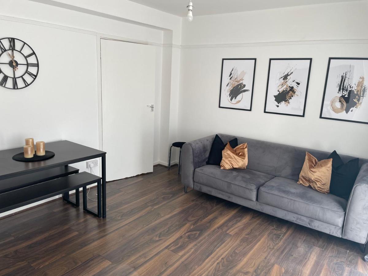 Lovely 2Bedroom 4Mins From Wimbledon Station Лондон Екстер'єр фото