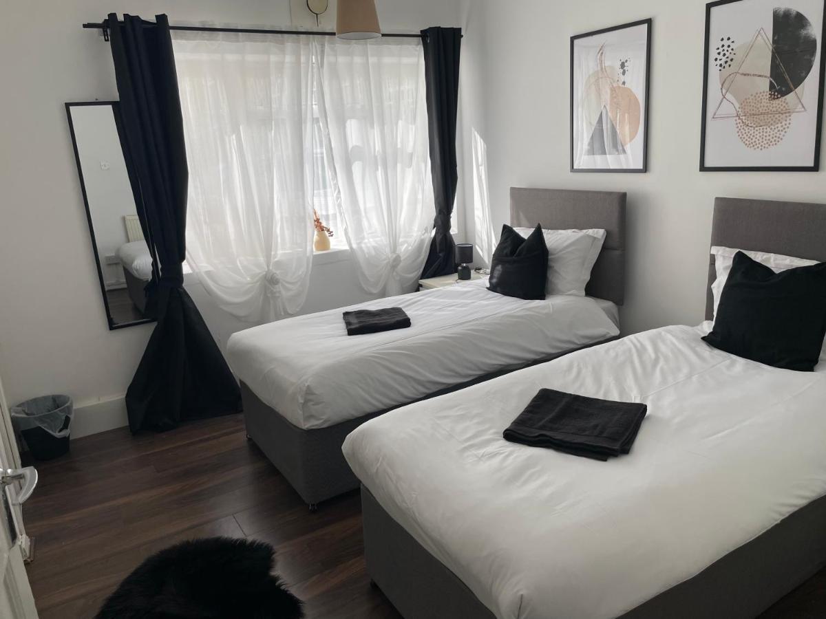 Lovely 2Bedroom 4Mins From Wimbledon Station Лондон Екстер'єр фото