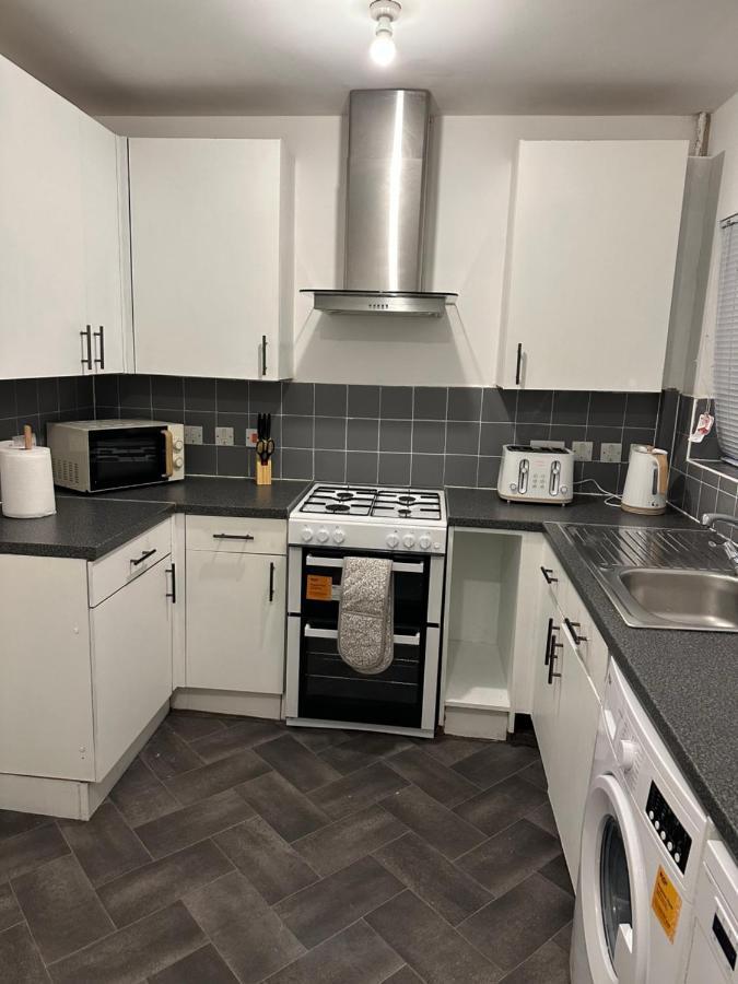 Lovely 2Bedroom 4Mins From Wimbledon Station Лондон Екстер'єр фото