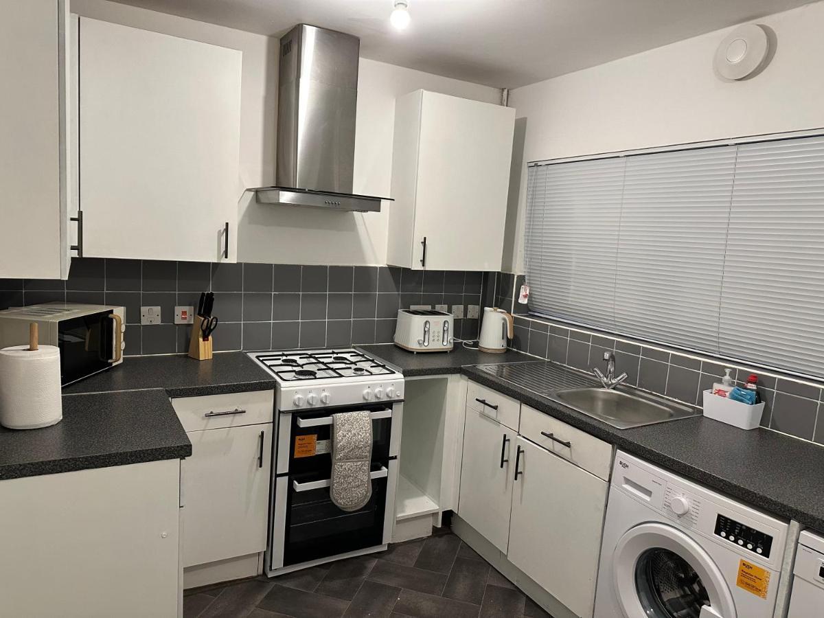 Lovely 2Bedroom 4Mins From Wimbledon Station Лондон Екстер'єр фото