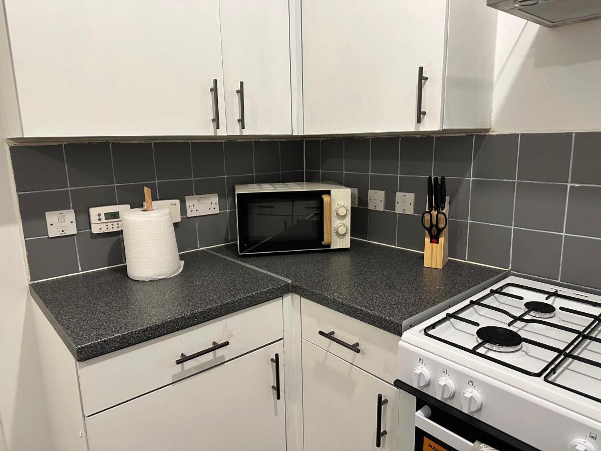 Lovely 2Bedroom 4Mins From Wimbledon Station Лондон Екстер'єр фото