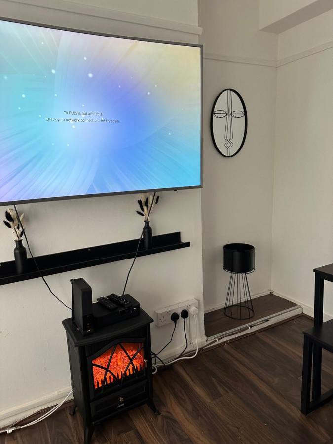 Lovely 2Bedroom 4Mins From Wimbledon Station Лондон Екстер'єр фото